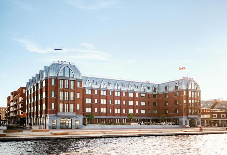 The July - Boat & Co