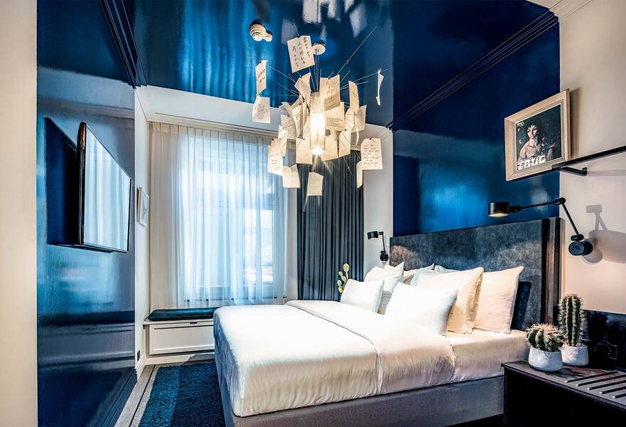 The Highlander Hotel